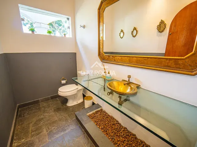Casa com 2000m² 3 quartos e 6 banheiros, à venda, no bairro Parque Dom Henrique em Cotia