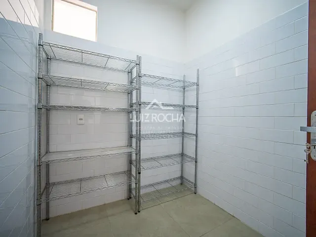 Casa com 2000m² 3 quartos e 6 banheiros, à venda, no bairro Parque Dom Henrique em Cotia
