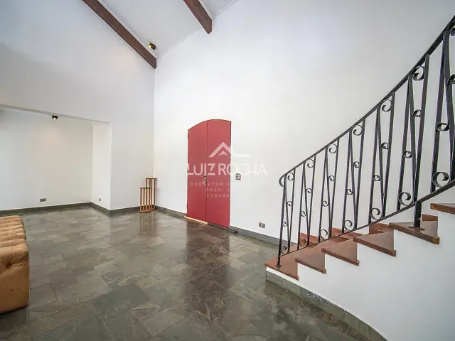 Casa com 2000m² 3 quartos e 6 banheiros, à venda, no bairro Parque Dom Henrique em Cotia