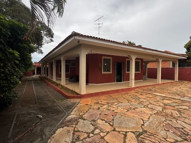Casa 3 quartos e 4 banheiros, à venda, no bairro Parque Residencial Colina das Estrelas em Tatuí