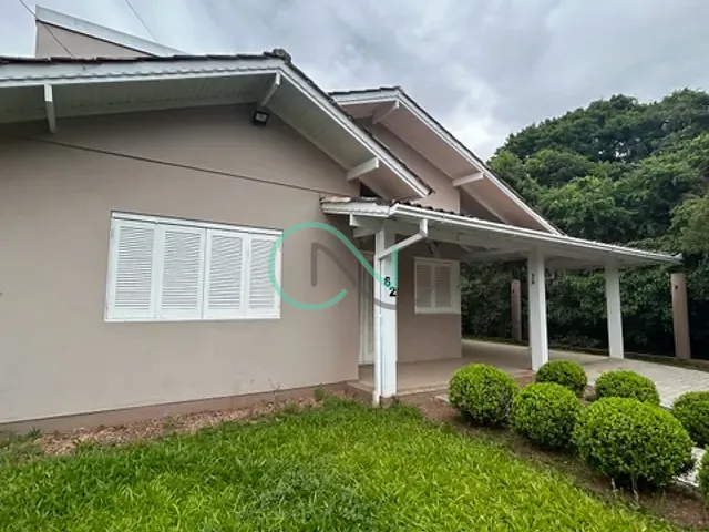 Casa com 350m² 3 quartos e 2 banheiros, à venda, no bairro Centenário em Sapiranga