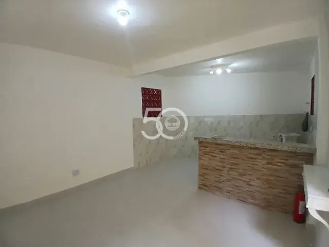 Casa com 60m² 1 quarto e 1 banheiro, para alugar, no bairro Colégio em Rio de Janeiro