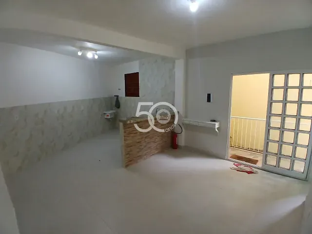 Casa com 60m² 1 quarto e 1 banheiro, para alugar, no bairro Colégio em Rio de Janeiro