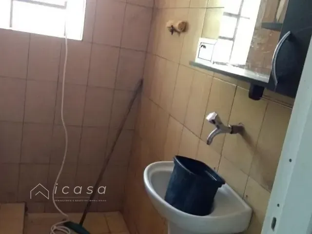 Casa com 375m² 2 quartos e 1 banheiro, à venda, no bairro Parque São Luís em Taubaté
