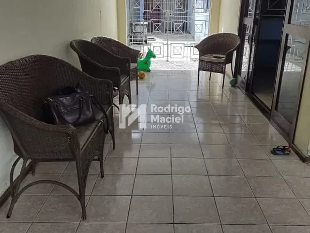 Casa com 310m², à venda, no bairro Cordeiro em Recife