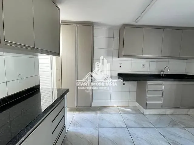 Casa com 225m² 3 quartos e 2 banheiros, à venda, no bairro Núcleo Habitacional Bruno Gisbert Cury em Pederneiras