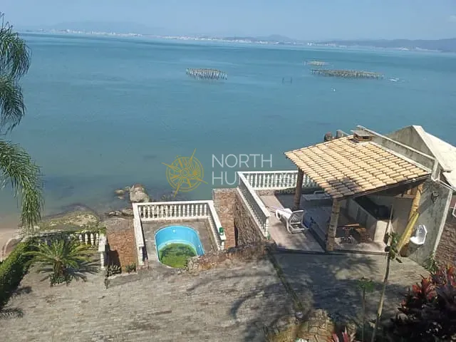 Casa com 348m² 3 quartos e 4 banheiros, à venda, no bairro Sambaqui em Florianópolis