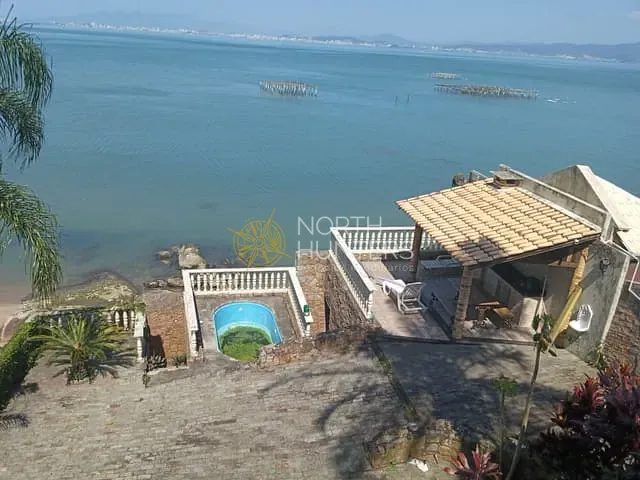 Casa com 348m² 3 quartos e 4 banheiros, à venda, no bairro Sambaqui em Florianópolis