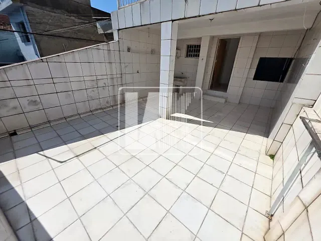 Casa com 93m² 2 quartos e 2 banheiros, para alugar, no bairro Vila Palmares em Santo André