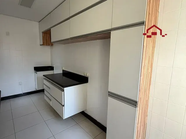 Casa com 300m² 3 quartos e 2 banheiros, à venda, no bairro Carlos Prates em Belo Horizonte