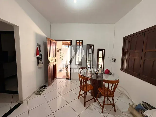 Casa com 360m² 3 quartos e 1 banheiro, à venda, no bairro Vila Magnólia em Araçuaí
