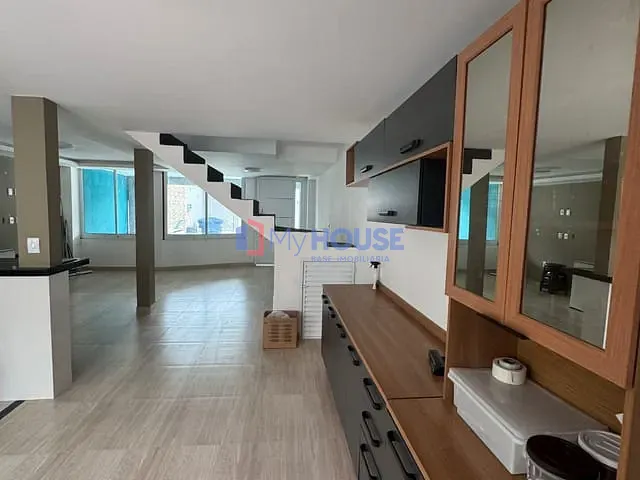 Casa 3 quartos e 4 banheiros, à venda, no bairro Nossa Senhora da Vitória em Ilhéus