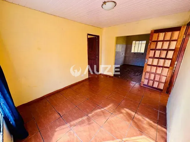 Casa com 100m² 3 quartos e 1 banheiro, à venda, no bairro Sítio Cercado em Curitiba