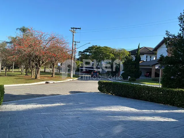 Casa com 1079m² 4 quartos e 6 banheiros, à venda, no bairro Alphaville em Santana de Parnaíba