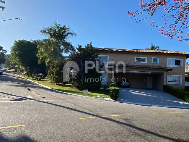 Casa com 1079m² 4 quartos e 6 banheiros, à venda, no bairro Alphaville em Santana de Parnaíba