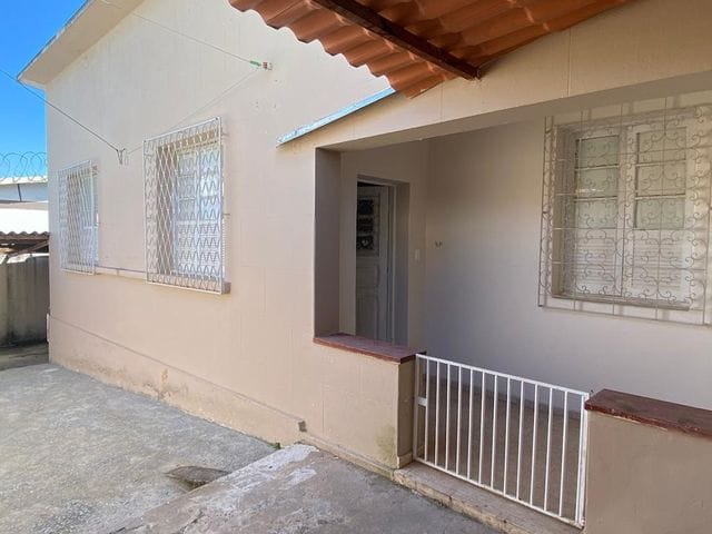 Foto do Casa - Casa para locação Comercial, 3 quartos e 1 vaga no bairro Bonfim, Belo Horizonte. Há 1km da Avenida Dom Pedro ll. Seguro fiança incluso no valor do aluguel! | REALLE SOLUÇÕES IMOBILIÁRIAS INTEGRADAS