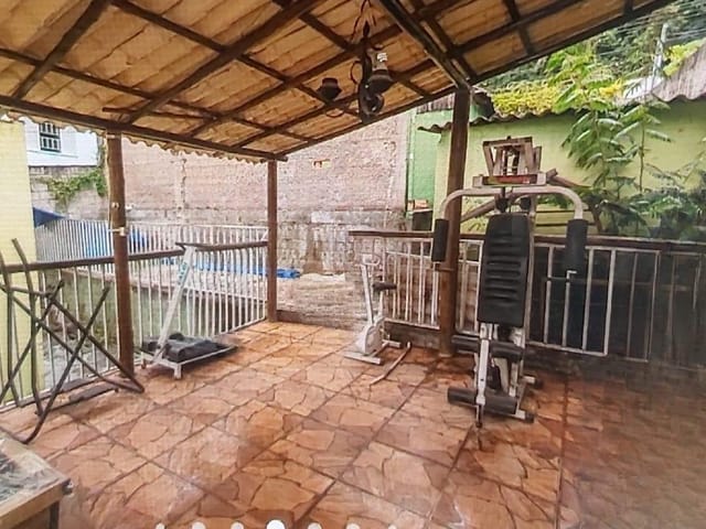 Casa 5 quartos e 3 banheiros, à venda, no bairro Bandeirantes em Belo Horizonte