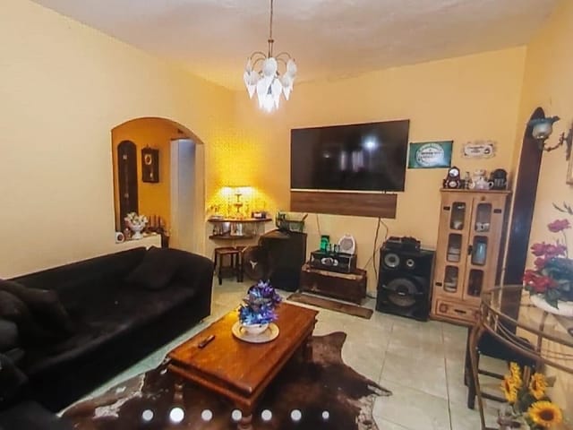 Casa 5 quartos e 3 banheiros, à venda, no bairro Bandeirantes em Belo Horizonte