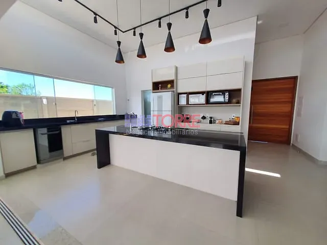 Casa com 462m² 2 quartos e 3 banheiros, à venda, no bairro Nossa Senhora da Vitória em Ilhéus