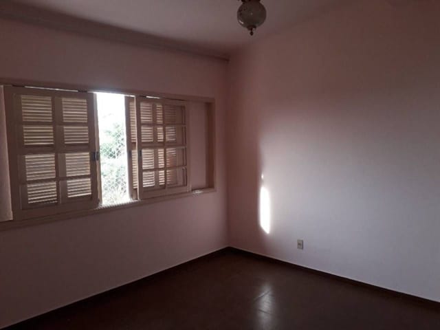 Casa com 235m² 3 quartos e 3 banheiros, à venda, no bairro Vila Norma em Espírito Santo do Pinhal