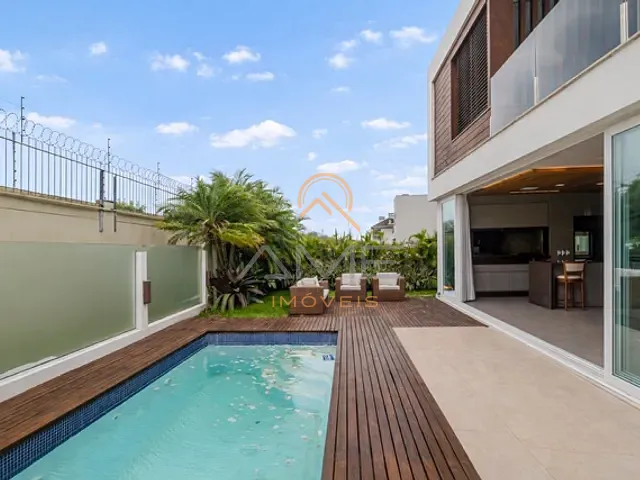 Casa com 690m² 4 quartos e 5 banheiros, à venda, no bairro Laranjal em Pelotas