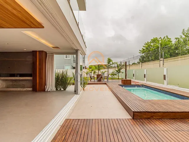 Casa com 690m² 4 quartos e 5 banheiros, à venda, no bairro Laranjal em Pelotas
