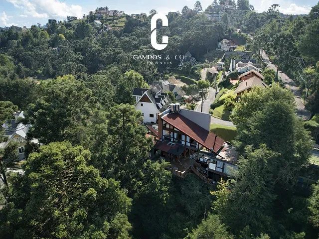 Casa com 1077m² 6 quartos e 6 banheiros, à venda, no bairro Jardim Véu da Noiva em Campos Do Jordão