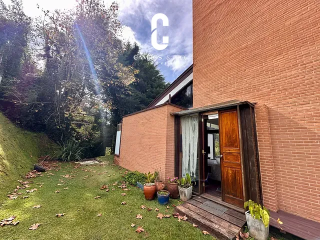 Casa com 1077m² 6 quartos e 6 banheiros, à venda, no bairro Jardim Véu da Noiva em Campos Do Jordão