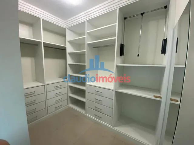 Casa 4 quartos e 4 banheiros, à venda, no bairro Santa Rosa em Barra Mansa
