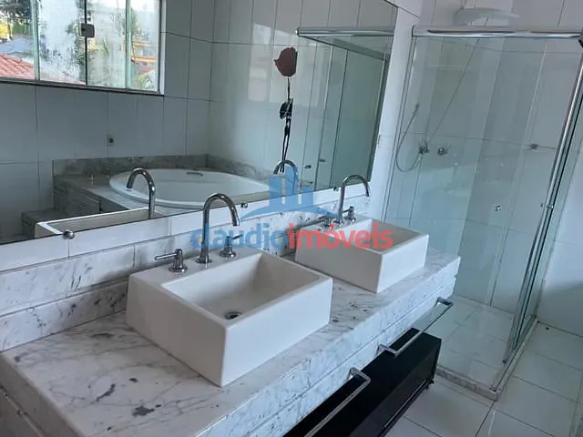Casa 4 quartos e 4 banheiros, à venda, no bairro Santa Rosa em Barra Mansa