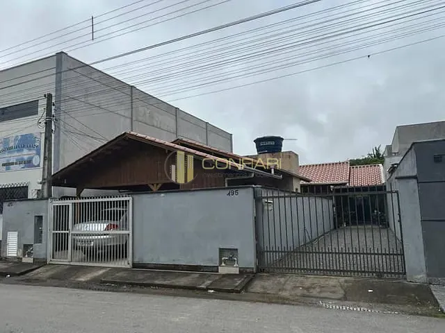 Casa 2 quartos e 1 banheiro, à venda, no bairro Alto do São Bento em Itapema