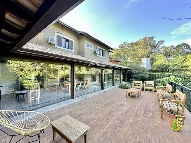 Casa com 1020m² 3 quartos e 4 banheiros, à venda, no bairro Chácara dos Lagos em Carapicuíba