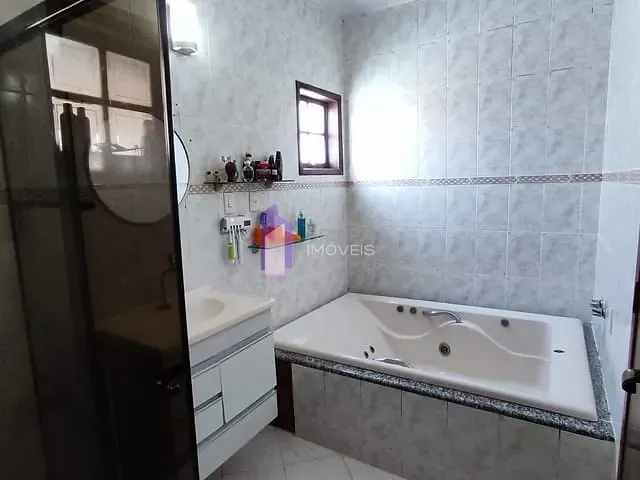 Casa 3 quartos e 2 banheiros, à venda, no bairro Itaipu em Niterói