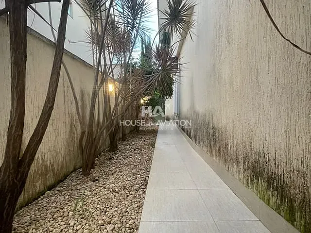 Casa com 360m² 3 quartos e 6 banheiros, à venda, no bairro Loteamento Portal do Sol II em Goiânia