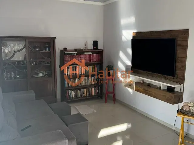 Casa com 240m² 3 quartos e 3 banheiros, à venda, no bairro Pinheiros em Sorriso