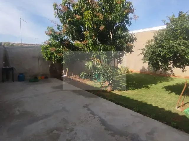 Casa 3 quartos e 1 banheiro, para alugar, no bairro JD. do Lago em Rolândia