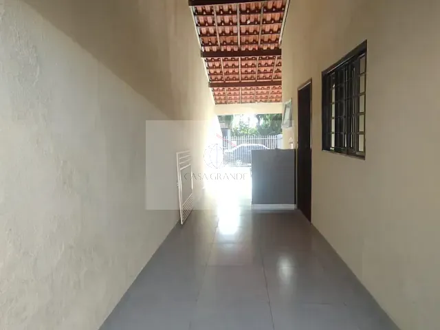 Casa 3 quartos e 1 banheiro, para alugar, no bairro JD. do Lago em Rolândia
