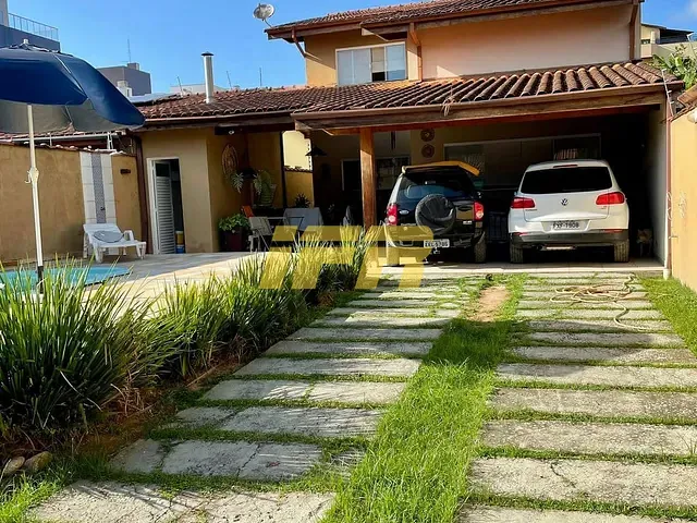 Casa com 342m² 4 quartos e 6 banheiros, à venda, no bairro Toninhas em Ubatuba