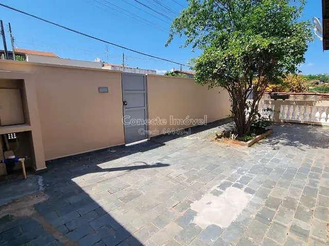Casa com 300m² 2 quartos e 2 banheiros, à venda, no bairro Nova Jaguariúna em Jaguariúna