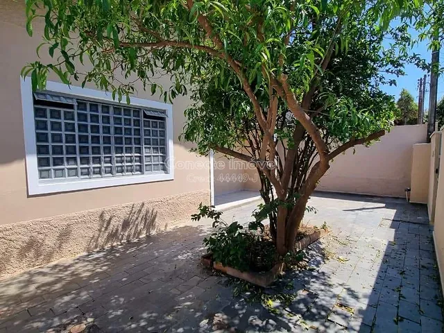 Casa com 300m² 2 quartos e 2 banheiros, à venda, no bairro Nova Jaguariúna em Jaguariúna