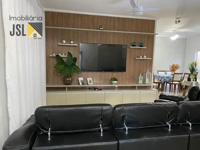 Casa com 389m² 3 quartos e 4 banheiros, à venda, no bairro Vila Resende em Caçapava