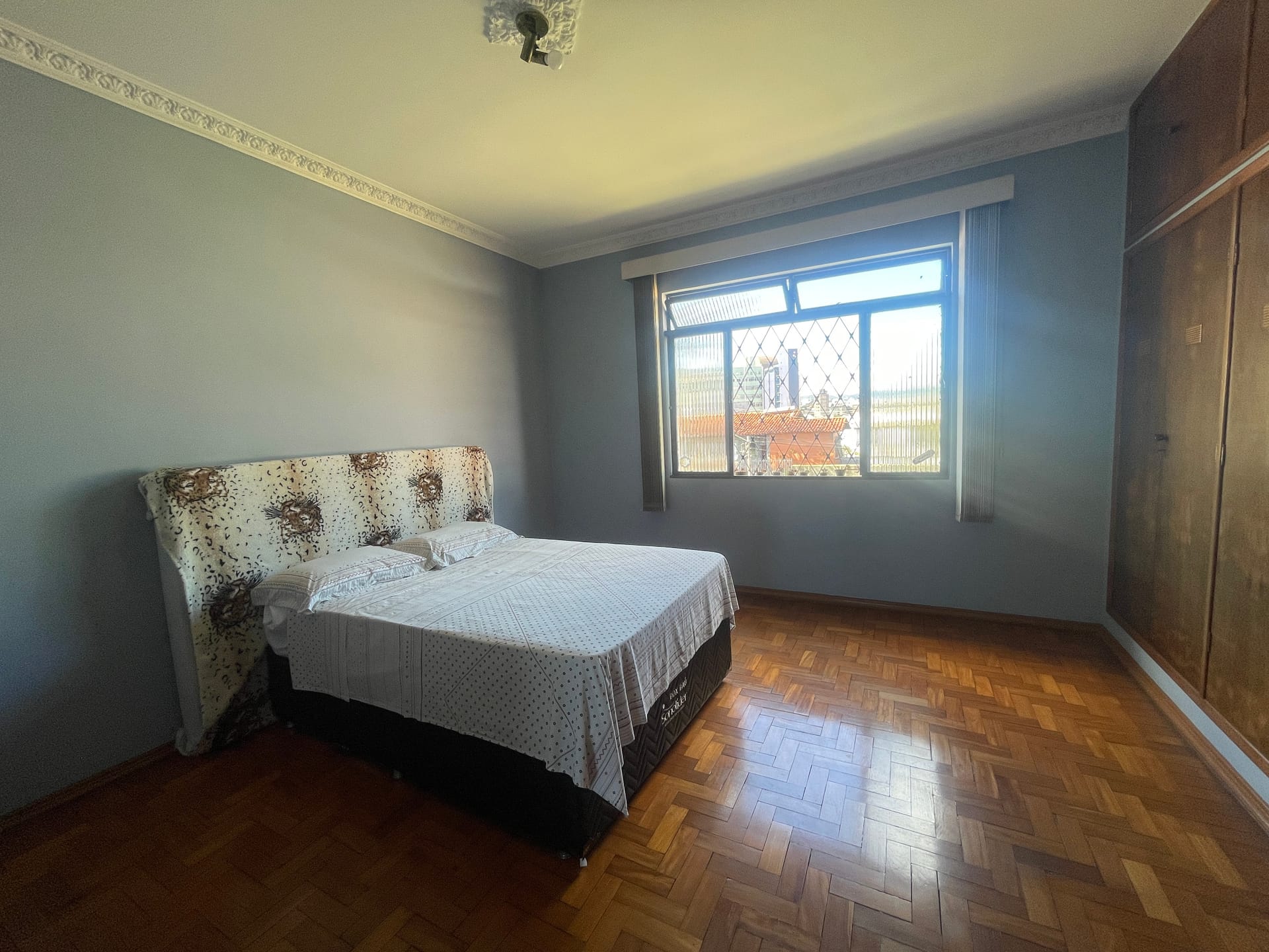 Casa à venda com 4 quartos, suíte e 4 vagas no bairro Alto Caiçaras em Belo Horizonte/MG