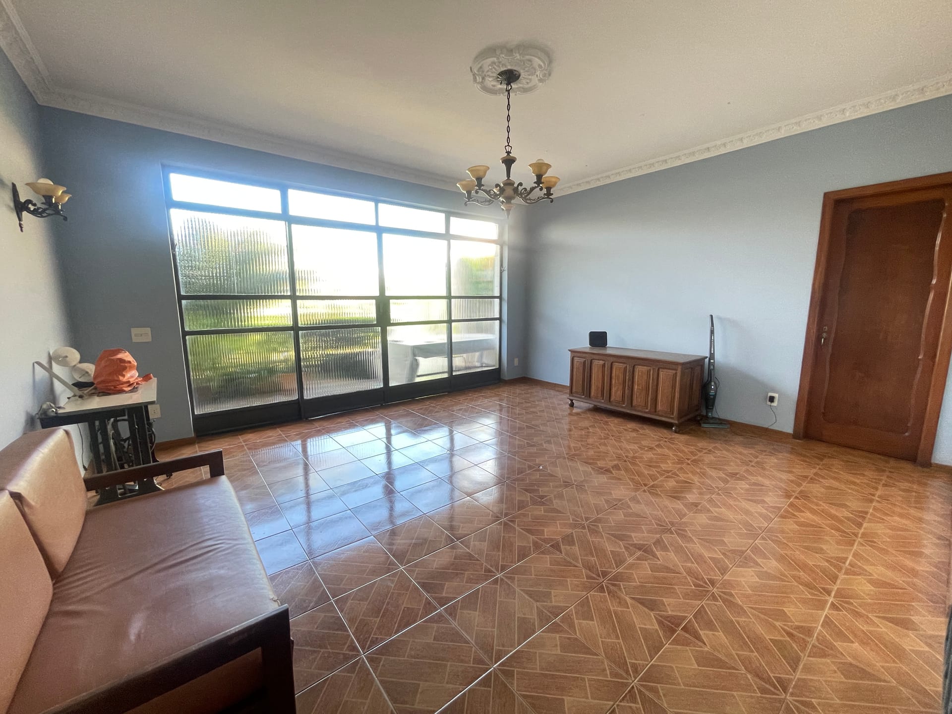 Casa à venda com 4 quartos, suíte e 4 vagas no bairro Alto Caiçaras em Belo Horizonte/MG