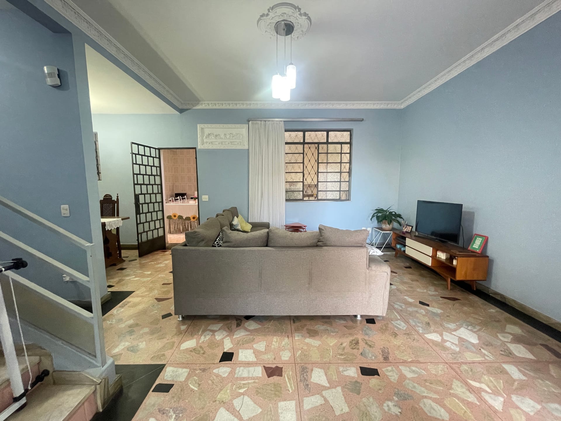 Casa à venda com 4 quartos, suíte e 4 vagas no bairro Alto Caiçaras em Belo Horizonte/MG