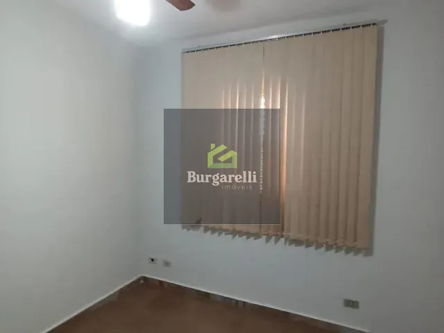 Casa 4 quartos e 2 banheiros, para alugar, no bairro Jardim Fabiana em Lavras