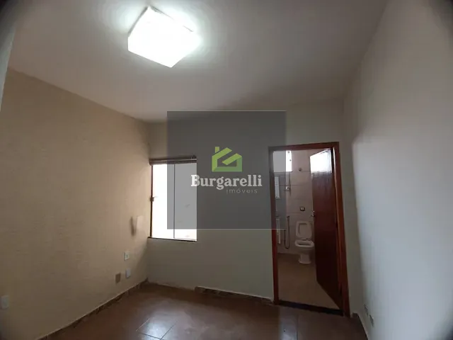 Casa 4 quartos e 2 banheiros, para alugar, no bairro Jardim Fabiana em Lavras