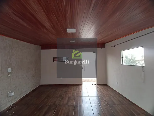 Casa 4 quartos e 2 banheiros, para alugar, no bairro Jardim Fabiana em Lavras