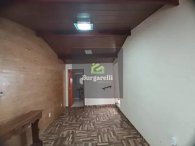 Casa 4 quartos e 2 banheiros, para alugar, no bairro Jardim Fabiana em Lavras