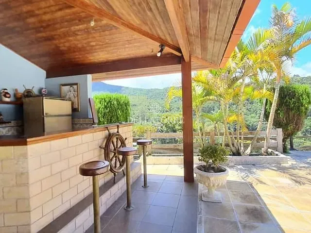 Casa com 9210m² 4 quartos e 5 banheiros, à venda, no bairro Posse em Teresópolis