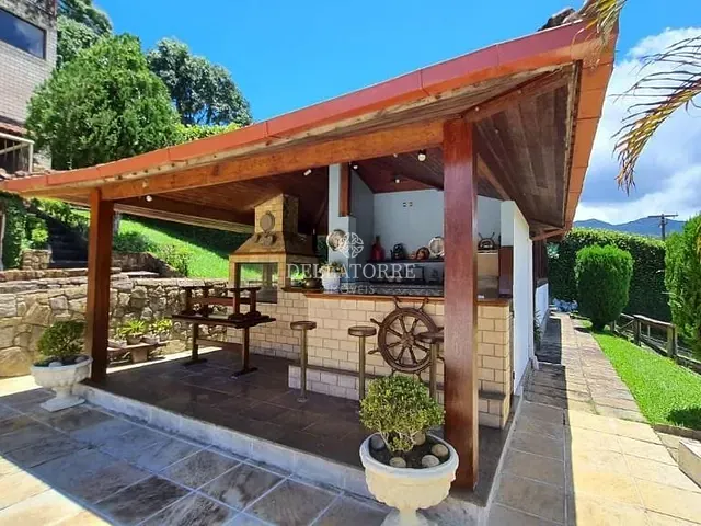 Casa com 9210m² 4 quartos e 5 banheiros, à venda, no bairro Posse em Teresópolis